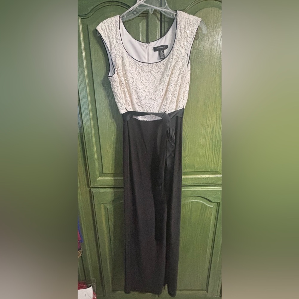 Elegant Black and Cream Lace Dress